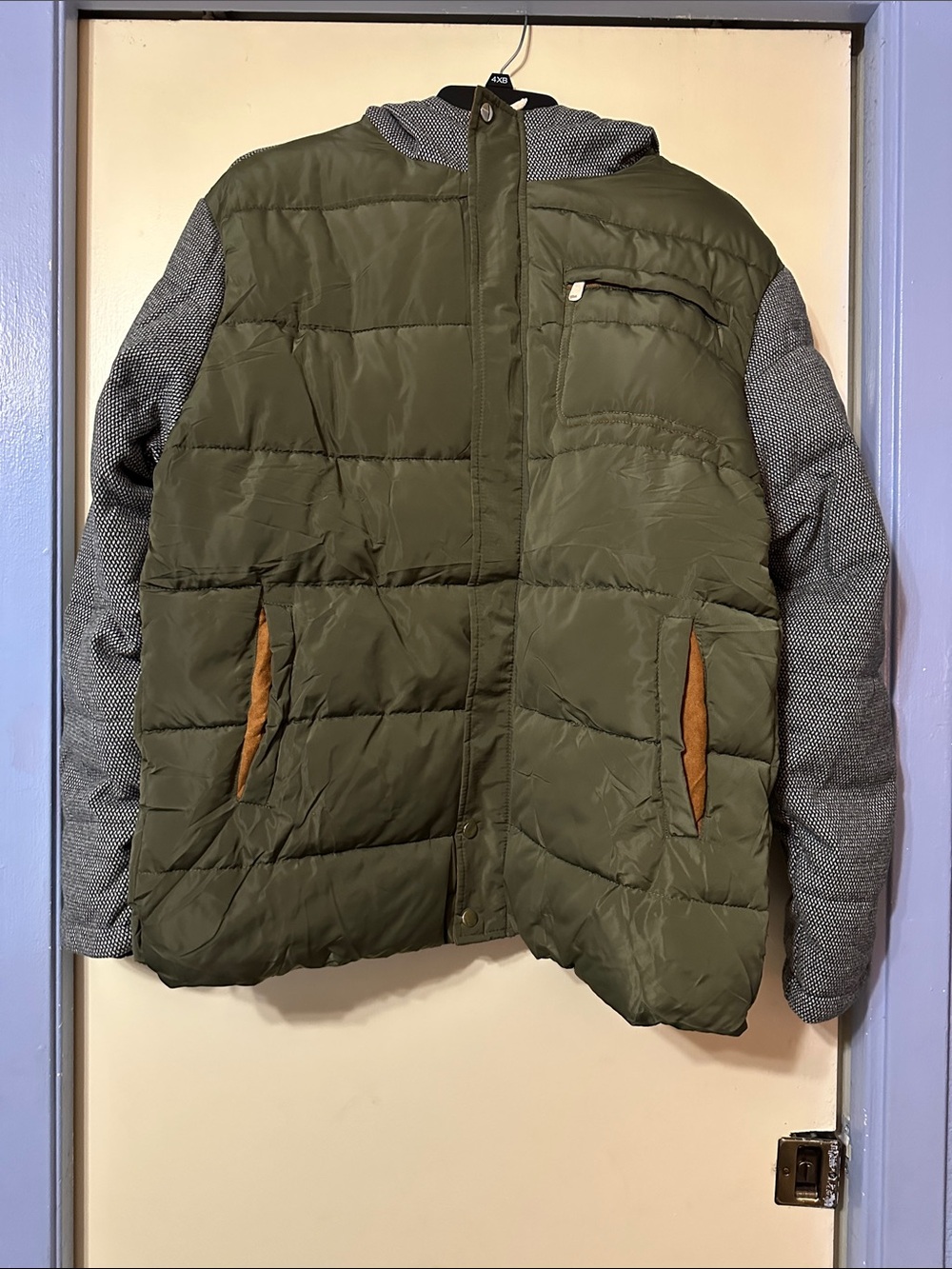Hypestfit Men's Olive Green & Gray Puffer Jacket with Hood